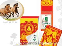 Gương trang điểm làm lịch tết